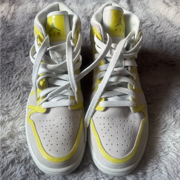 Women’s Air Jordan 1 Mid LX 'Off White Opti Yellow - Picture 1 of 5